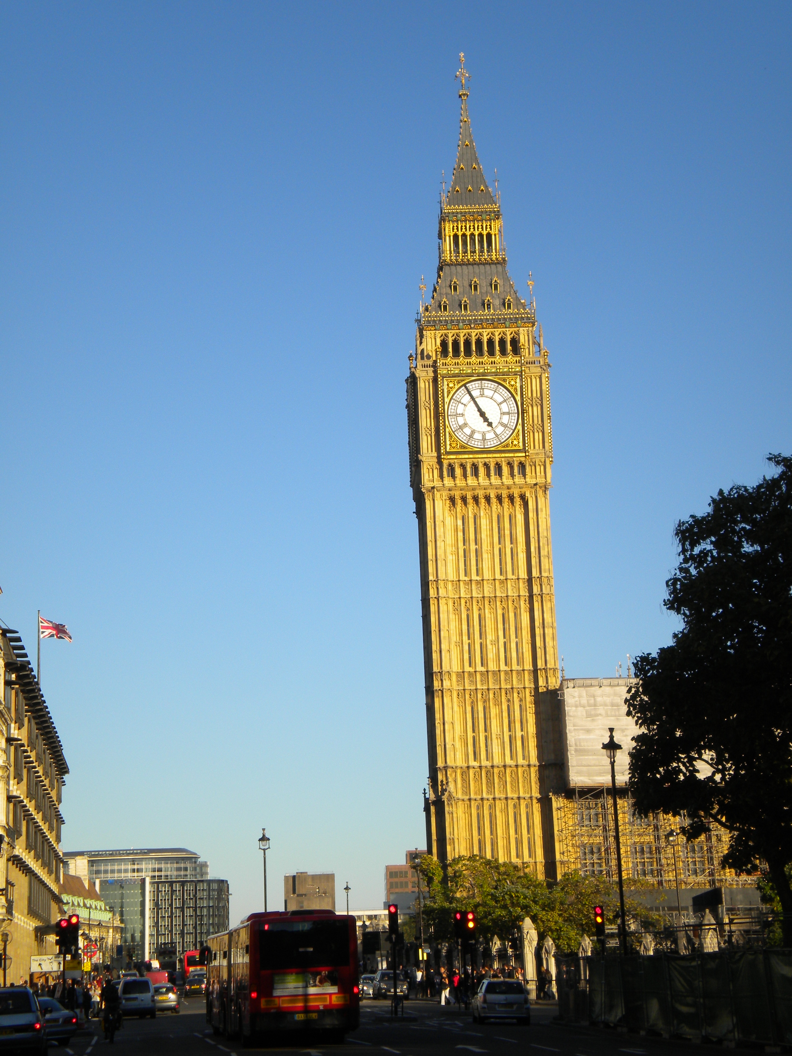 Игра биг бен. Биг-Бен (башня Елизаветы). Биг Бен в Лондоне. Площадь Лондона с Биг Беном. Биг Бен площадь 1990.
